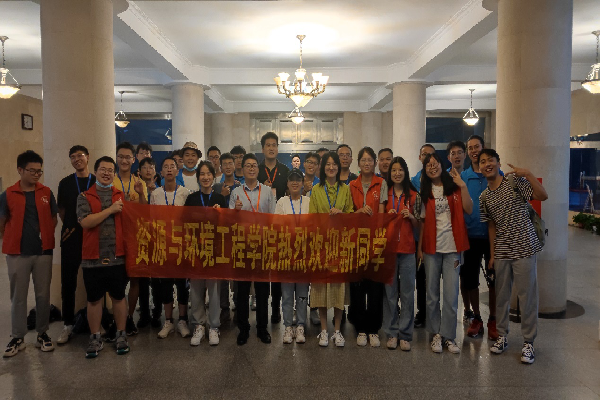 9159金沙游戏场圆满完成2021级本科生迎新工作