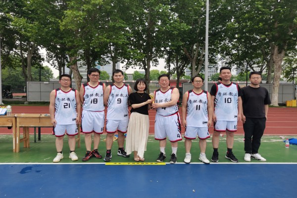 9159金沙游戏场第三届“青春不散场 逐梦新起点”毕业杯师生篮球赛落下帷幕